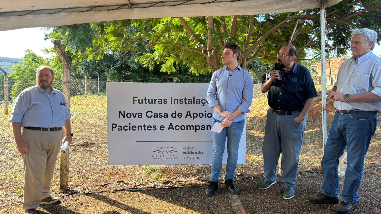 Hospital Amaral Carvalho lança pedra fundamental da nova casa de apoio