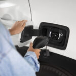 Corpo de Bombeiros de SP atualiza novas regras de segurança para recarga de carros elétricos