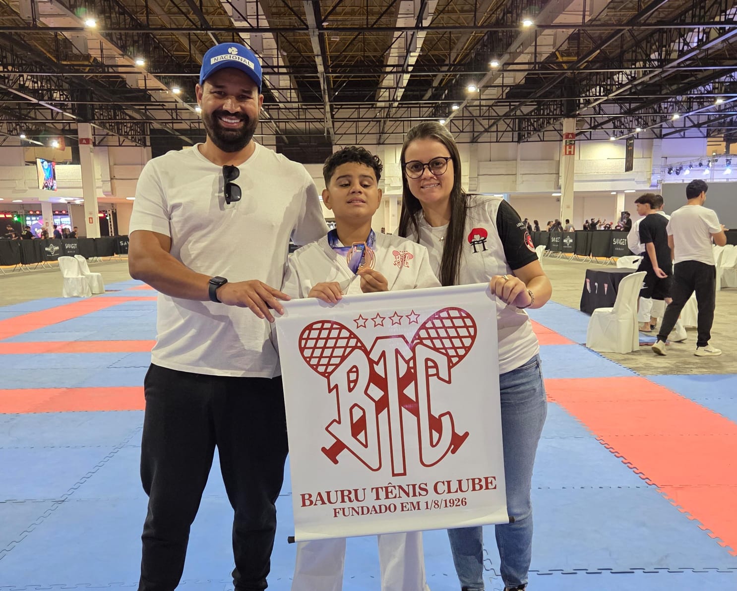 Atleta do BTC com 10% da visão é campeão no Arnold Sports