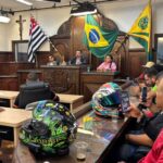 Motoristas e entregadores de apps protestam em Bauru contra projeto de regulamentação no Congresso