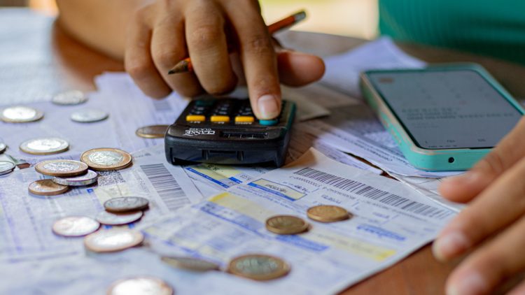 Programa Novo Desenrola beneficia brasileiros com dívidas em atraso