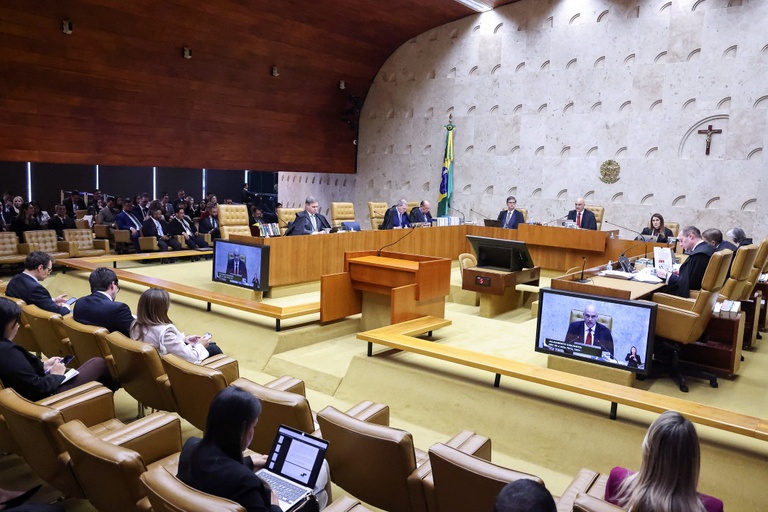 STF valida lei que garante igualdade salarial entre homens e mulheres 