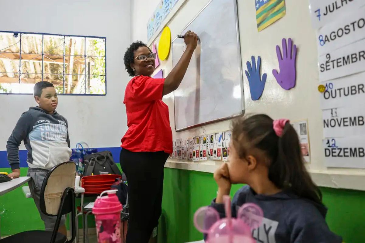Governo Federal sanciona novo piso salarial de R$ 5.130,63 para professores da educação básica