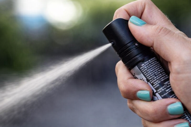 Senado aprova a venda de spray de pimenta para a segurança de mulheres