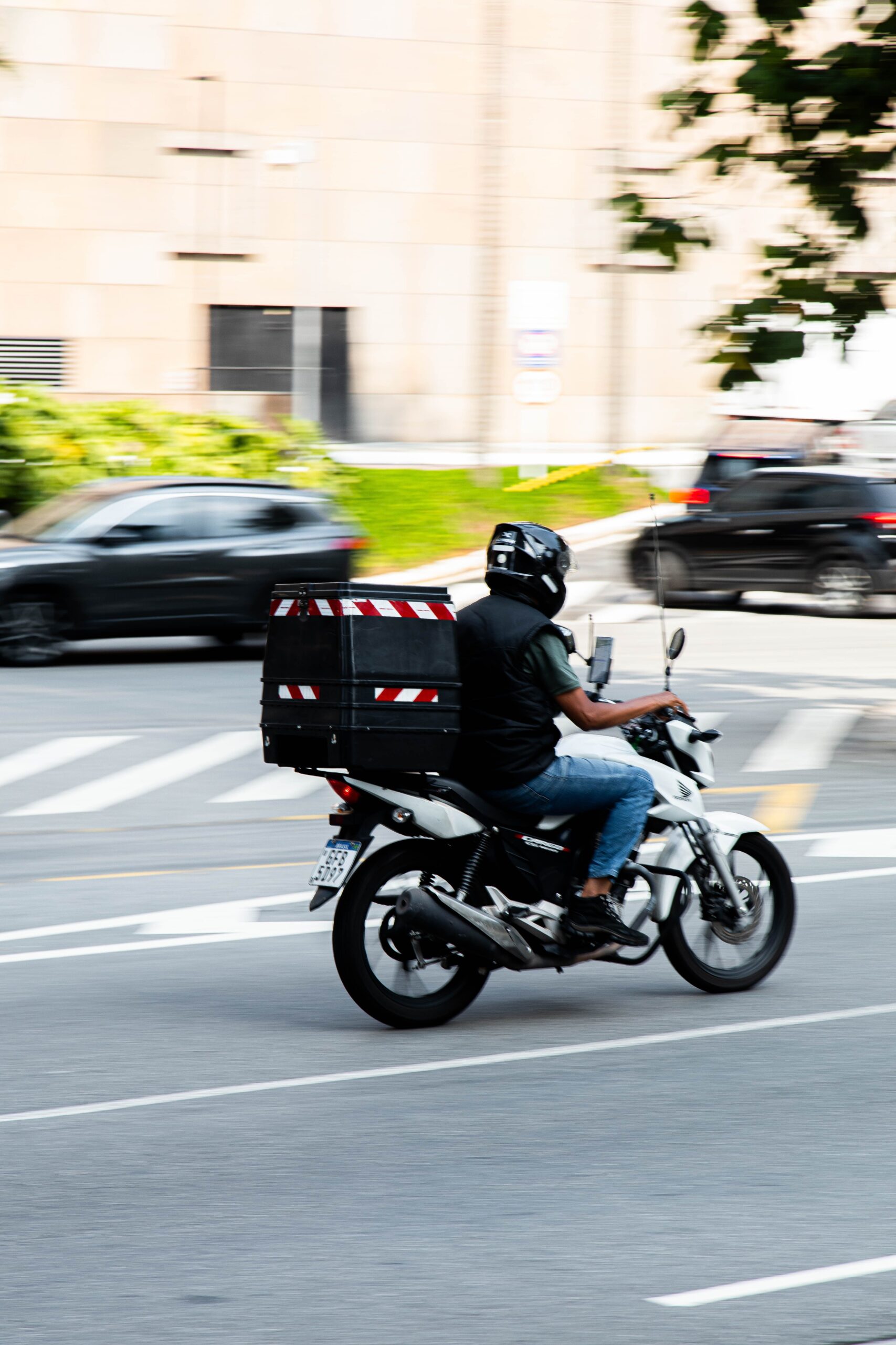 Entregadores e mototaxistas já podem financiar veículos novos pelo Move Brasil 