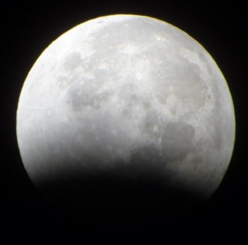 Observatório de Astronomia da Unesp recebe público para a observação de eclipse lunar parcial