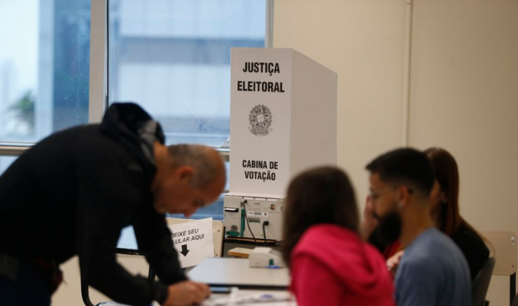 Candidatos e eleitores têm imunidade contra prisões no período eleitoral, salvo flagrante delito 