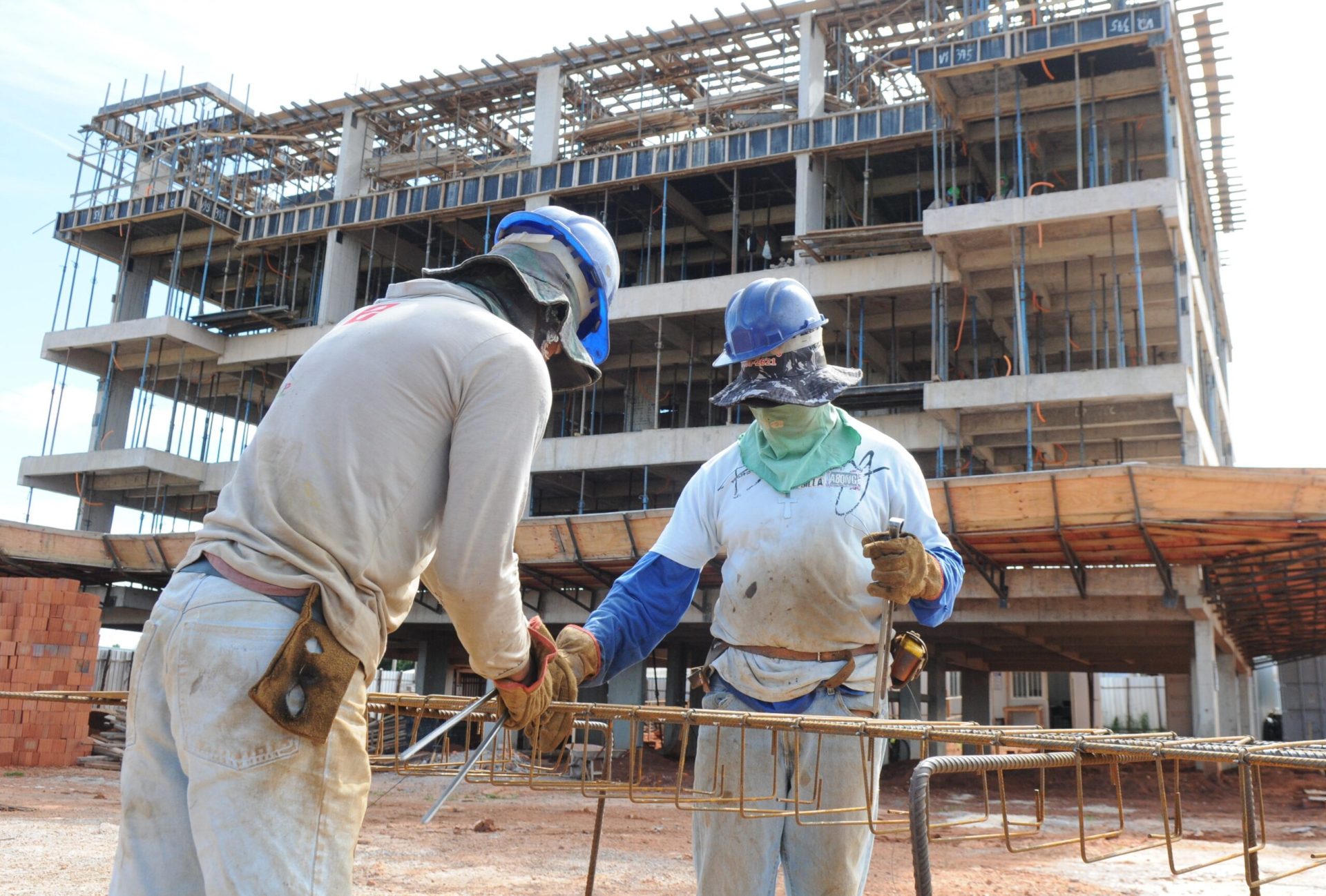 Desemprego cai a 5,2% no terceiro trimestre, menor taxa para o período desde 2012 
