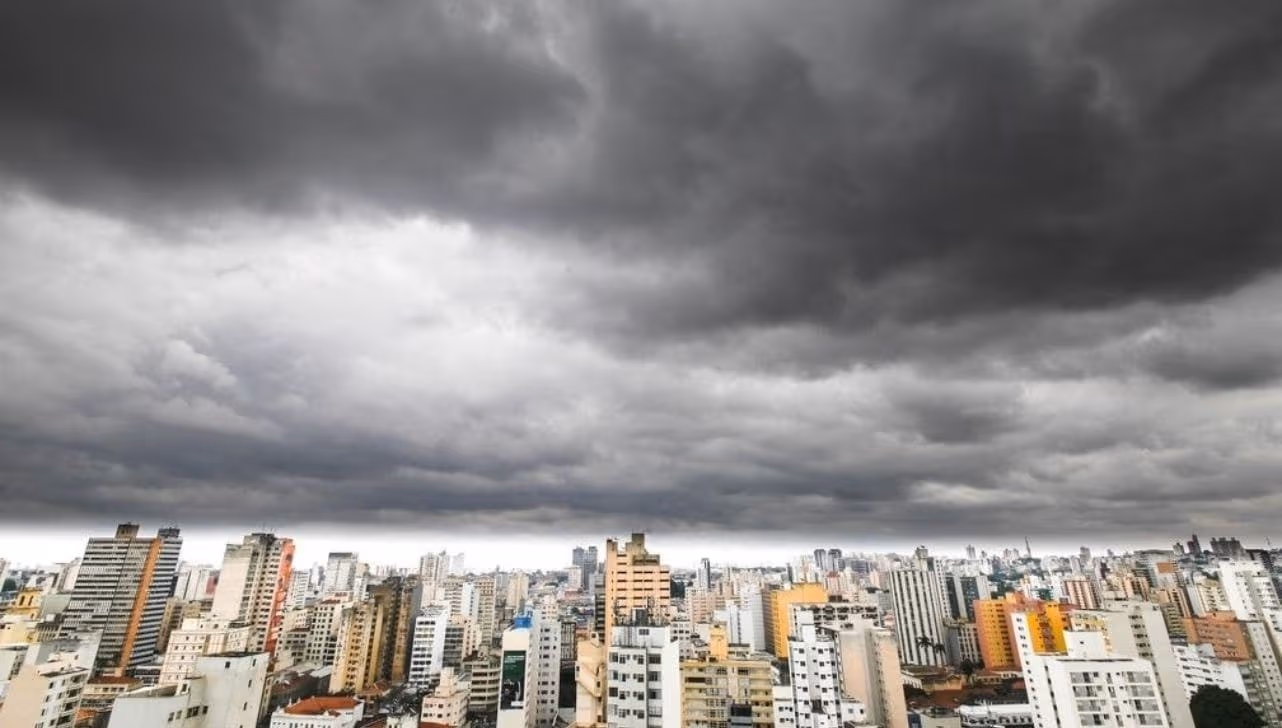 Defesa Civil de SP alerta para temporais no centro-oeste do estado